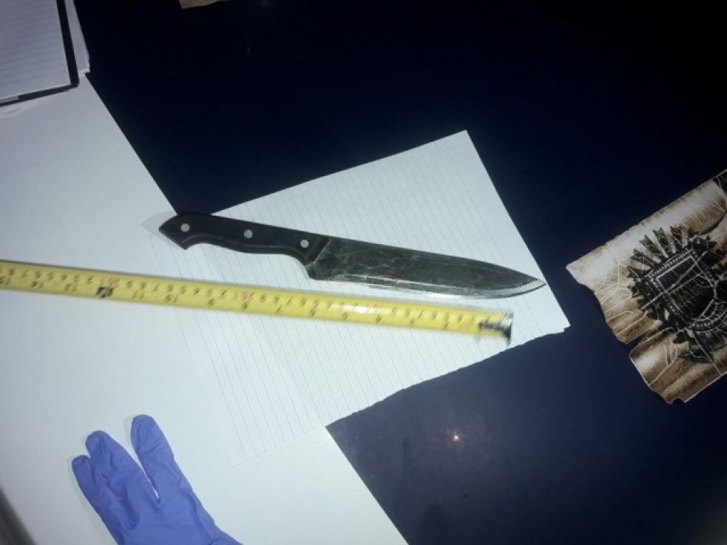 Faca utilizada no crime (Foto: Rio brilhante em Tempo Real)