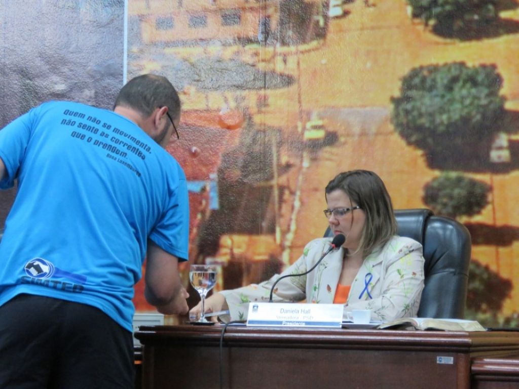 Presidente do Simted protocolou na Câmara de Vereadores pedido de CPI da Educação em Dourados (Foto: Divulgação/Simted)