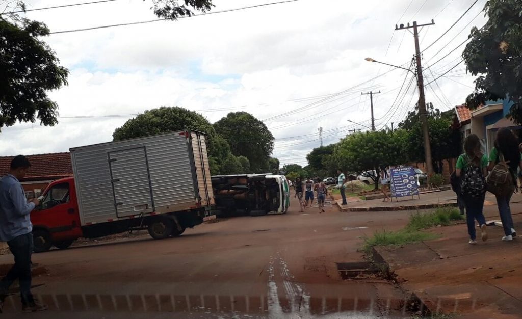 Foto feita no dia do acidente mostra placa de