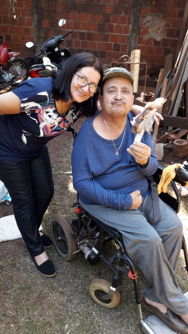 Oscar Martins está há 15 dias internado no Hospital da Vida enquanto aguarda vaga pra tratamento em clínica especializada (Foto: Arquivo pessoal)