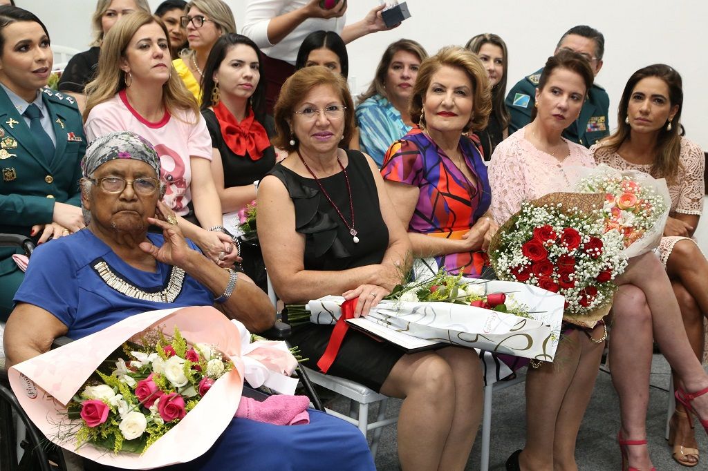 Mulheres foram homenageadas durante sessão solene na Assembleia Legislativa (Foto: Divulgação/AL-MS)