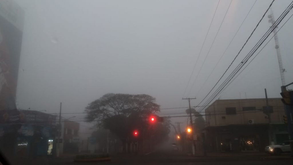 Neblina em Dourados na manhã desta sexta-feira (27) Foto: Karol Chicoski/94FM