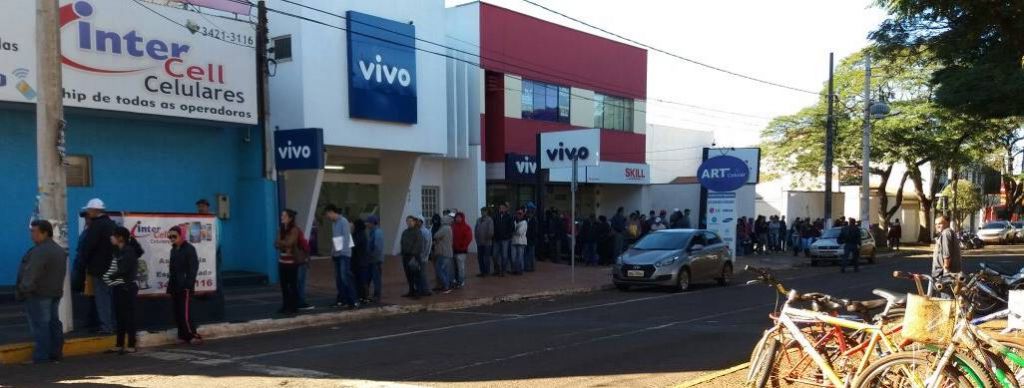 A fila fez a volta na quarta; foto: Karol Chicoski