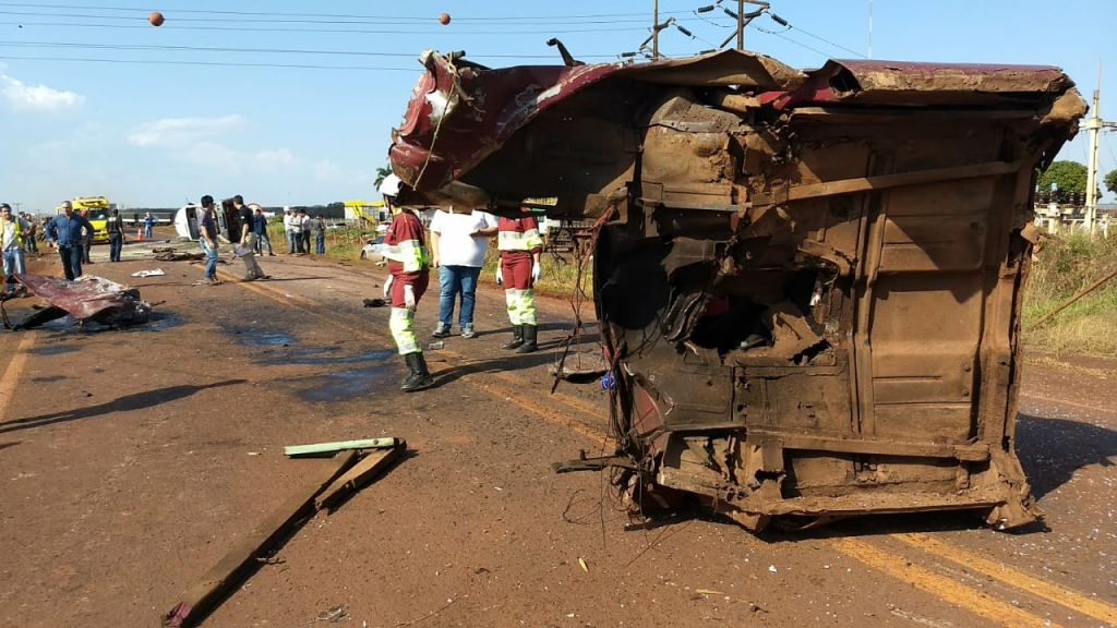 Grave acidente na BR-163 em Dourados - Foto: Sidnei Bronka