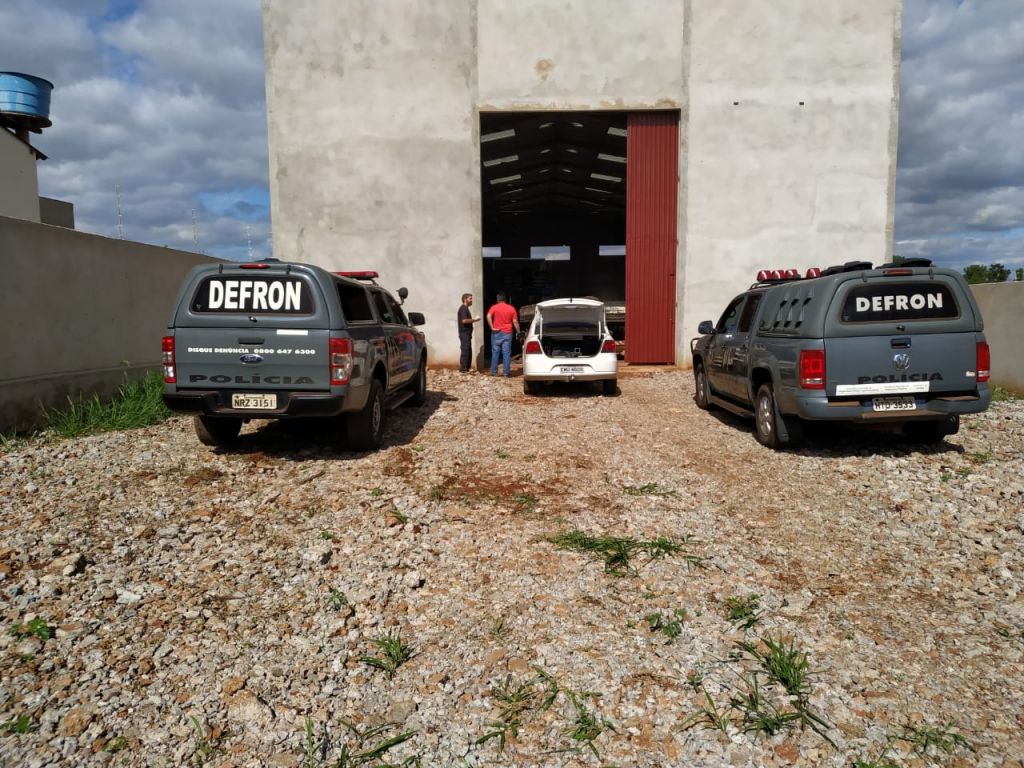 Barracão de reciclagem de plásticos era monitorado pela Defron (Foto: Sidnei Bronka)