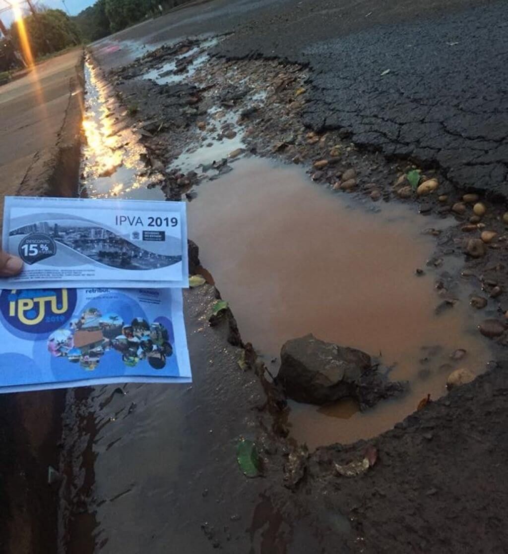 Douradense mostra situação da rua precária - Foto: Everton Gabriel