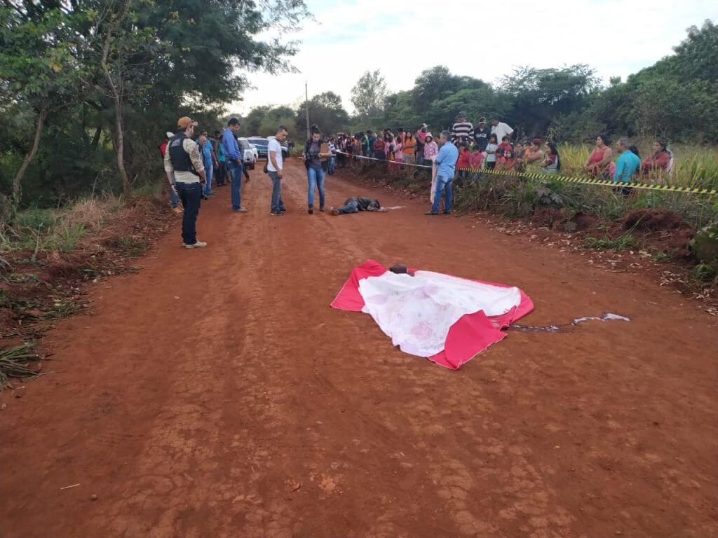 Dois corpos foram encontrados na manhã de sábado (15) na aldeia Jaguapiru (Foto: Adilson Domingos)