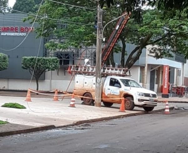 Energisa só esteve no local para começar a arrumar a falta de luz na manhã desta quinta-feira