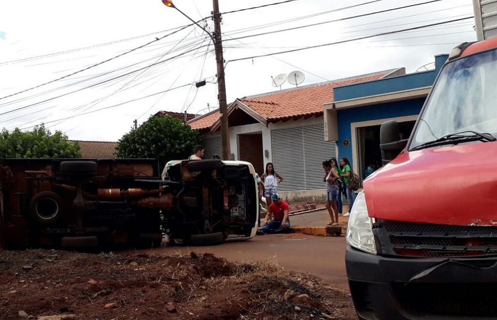 Apesar do susto, houve apenas danos materiais (Foto: 94FM)