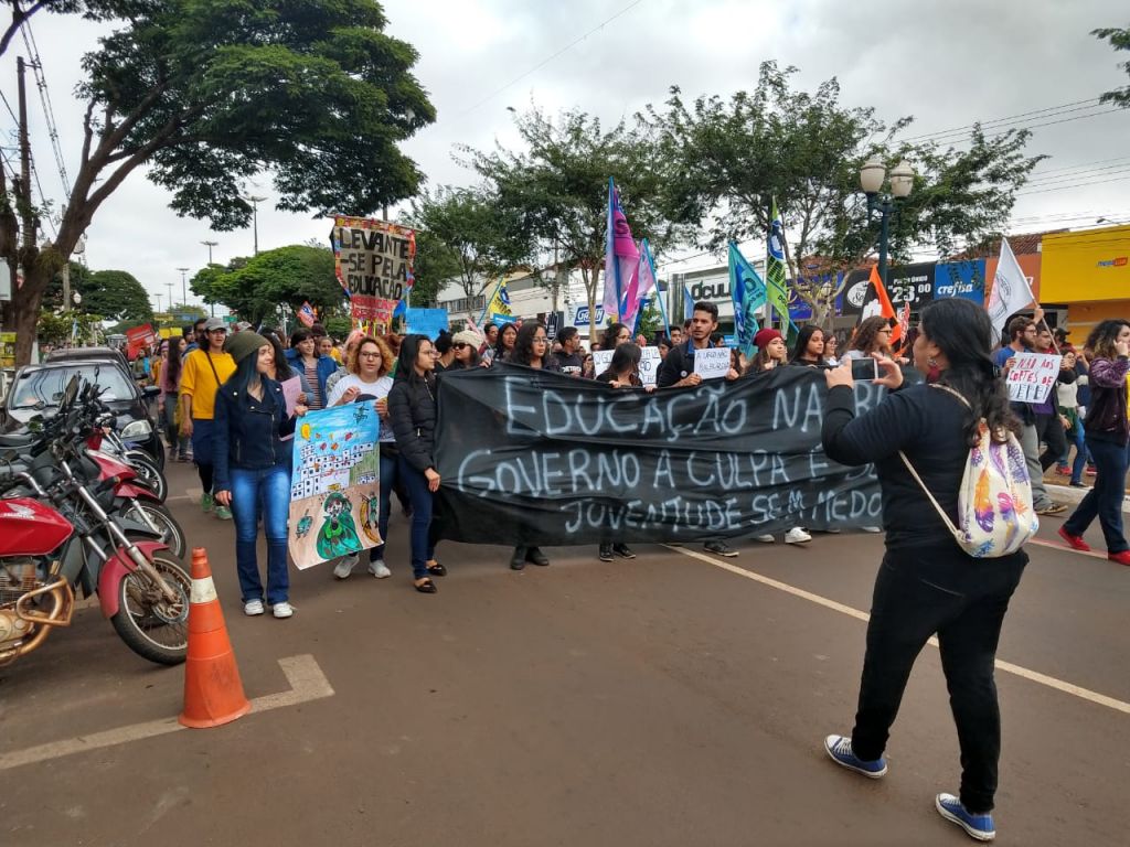Protesto tem como alvos a Reforma da Previdência e os anunciados cortes na educação superior (Foto: Divulgação/Simted)