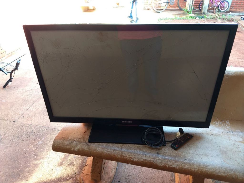 Aparelho de televisão furtado foi recuperado (Foto: Sidnei Bronka/94FM)