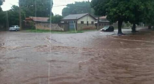 Rua alagada no Jardim Flórida II - Foto: divulgação