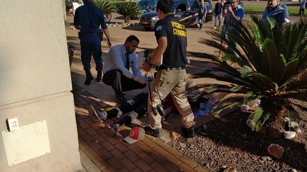 Homicídio aconteceu na manhã de domingo em Dourados (Foto: Sidnei Bronka)