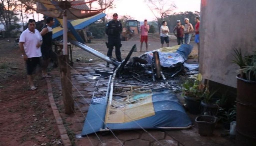 Aeronave era pilotada pelo vereador Messias Furtado de Souza (Foto: Ivinotícias)