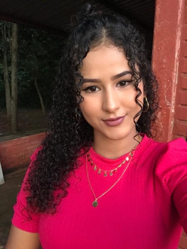 A assistente administrativa Amanda Furtado Ramos que ingressou no concurso público da Ebserh pelo sistema de cotas (Foto: Divulgação)