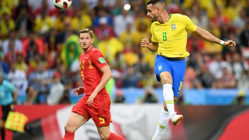 Renato Augusto diminuiu placar no segundo tempo, mas não foi o suficiente para o Brasil (Foto: © Getty Images)