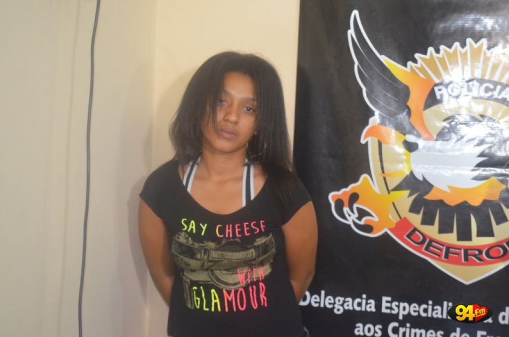 A acusada presa em 2017 por ter jogado uma bomba na Delegacia de Polícia Civil de Dourados - Foto: Arquivo/Sidnei Bronka 