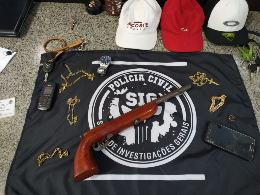 Objetos e armas apreendidos com os acusados - Foto: Polícia Civil