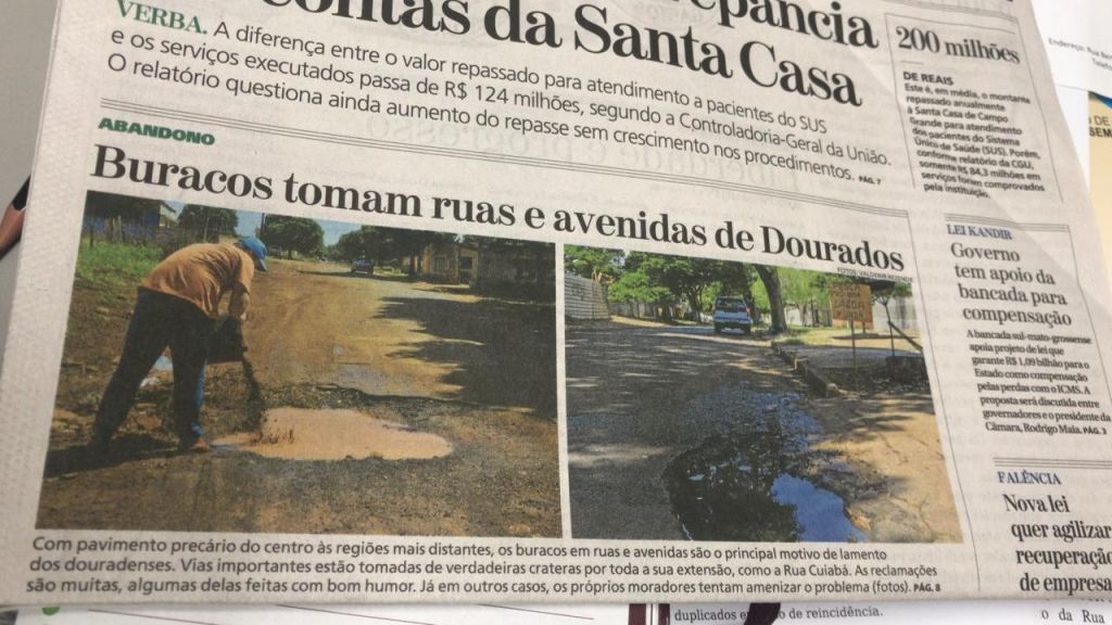 Capa da versão impressa do Jornal Correio do Estado, de Campo Grande, exibe problema crônico em Dourados (Foto: Reprodução)