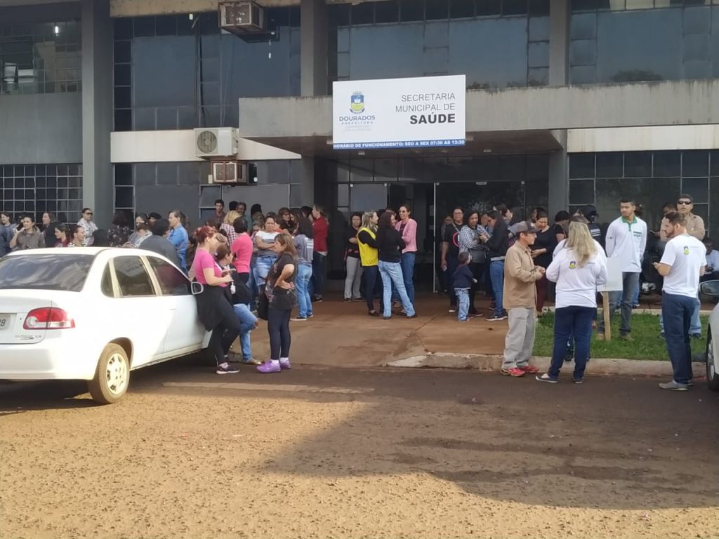 Manifestação em frente à Secretaria Municipal de Saúde - Foto: divulgação/94FM