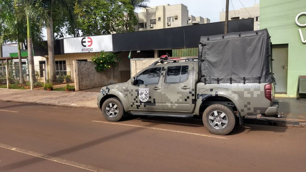 Mandados de busca e apreensão foram cumpridos em empresa beneficiada com contrato milionário pela prefeitura (Foto: Sidnei Bronka)