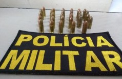 Polícia Militar prende jovem com munições de uso restrito no Jardim Canaã II (Foto: divulgação/PM de Dourados)