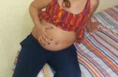 Verônica estava grávida de seis meses do primeiro filho (Foto: Reprodução)