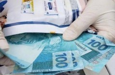 Cédulas falsas de R$ 100 foram apreendidas pela Polícia Federal. (Foto: Divulgação/PF)