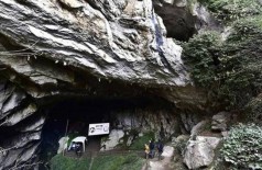 Entrada de caverna na França onde 15 voluntários ficarão confinados (Foto: Reprodução)