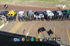 Forças de segurança se reuniram nesta quarta-feira pela manhã, em frente à Base Coronel PM Adib Massad em Dourados (Foto: Divulgação/DOF)
