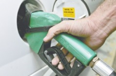 Governo prepara reajuste da gasolina