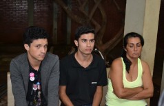 Romário, Willian e Renilda, mãe de Willian (Thiago Wesley)
