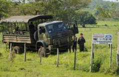 Exército encerra operação e deixa área de conflito entre índios e fazendeiros