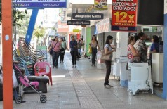 Comércio central vai ampliar horário de atendimento neste final de semana em Dourados (A. Frota)