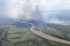 Incêndio iniciou na Bolívia e queimou 5 mil ha em MS ((Foto: Divulgação/Bombeiros))