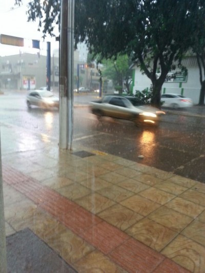 Quinta-feira chuvosa já passa de 33 milímetros de índice pluviométrico (Foto: André Bento)