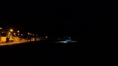 Principal avenida da Cidade Universitária no escuro desde dezembro (Foto: reprodução/UFGD)