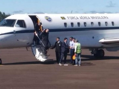 Ministro da Justiça, Sérgio Moro precisou desembarcar em Dourados e seguir de carro até a fronteira (Foto: Campo Grande News)