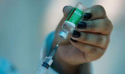 O imunizante está sendo produzido na Coreia do Sul e Índia (Foto: Tânia Rêgo/Agência Brasil)