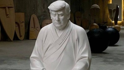 Trump ao modo Buda (Foto: Reprodução)