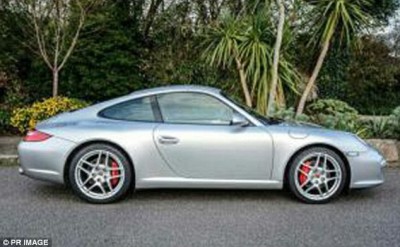 Esposa traída se vinga do marido colocando Porsche de R$ 400 mil à venda por R$ 50.000