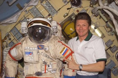 Astronauta russo bate recorde de permanência no espaço (Twitter)