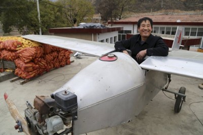 Agricultor chinês impressiona ao construir avião de R$ 17 mil em seu quintal