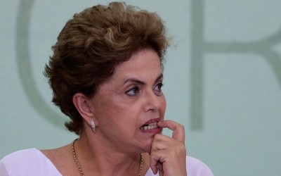 A presidente Dilma Rousseff no Palácio do Planalto, dia 1º de abril. Delator revela mais detalhes sobre operaç... (AP Photo/Eraldo Peres)