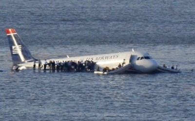 Piloto pousou Airbus no rio Hudson e todos os passageiros saíram ilesos (Foto: Brendan McDermid/Reuters)