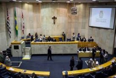 Justiça suspende aumento de 26% para vereadores de São Paulo