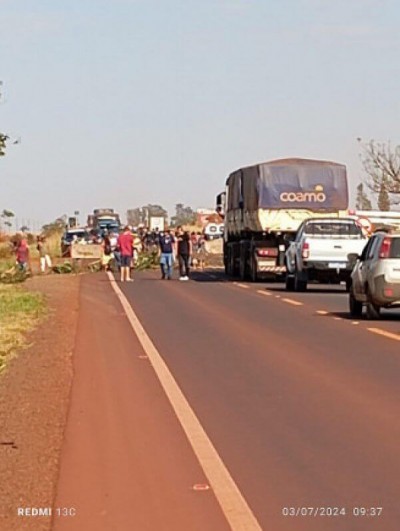 Indígenas bloqueiam BR-463 entre Dourados e Ponta Porã