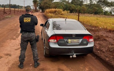 Os policiais faziam bloqueio no Travessão do Castelo, quando abordaram o condutor do veículo (Foto: Divulgação/DOF)
