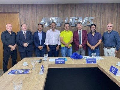 O prefeito eleito Marçal Filho reunido com gestores das universidades públicas e particulares de Dourados para discutir parcerias no futuro governo
