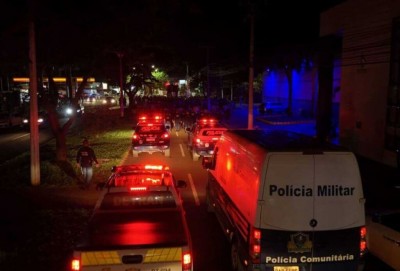 No combate ao tráfico de drogas, três pessoas foram presas em flagrante.